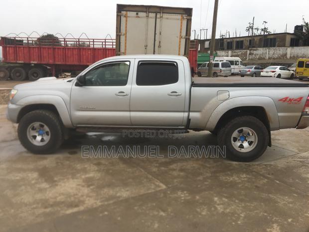 Toyota Tacoma 2012 Silver