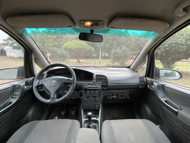Opel Zafira 1998 Gray