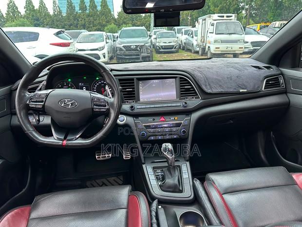 Hyundai Avante 2018 White