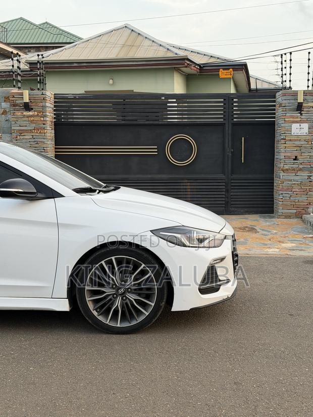 Hyundai Avante 2018 White