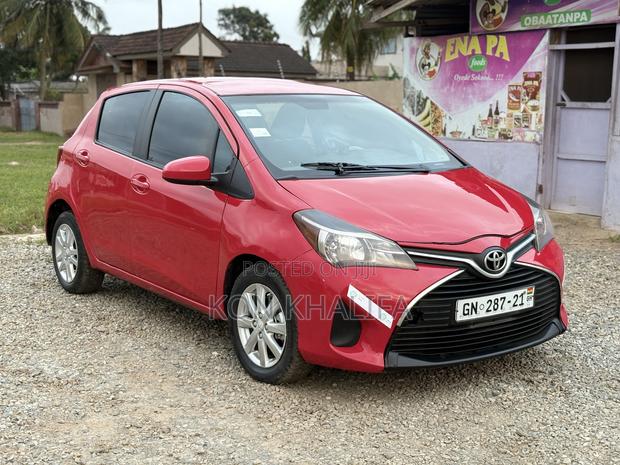 Toyota Yaris LE Hatchback 5dr 2015 Red