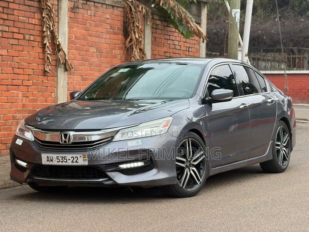 Honda Accord Touring V6 4dr Sedan FWD (3.5L 6cyl 6A) 2017 Gray
