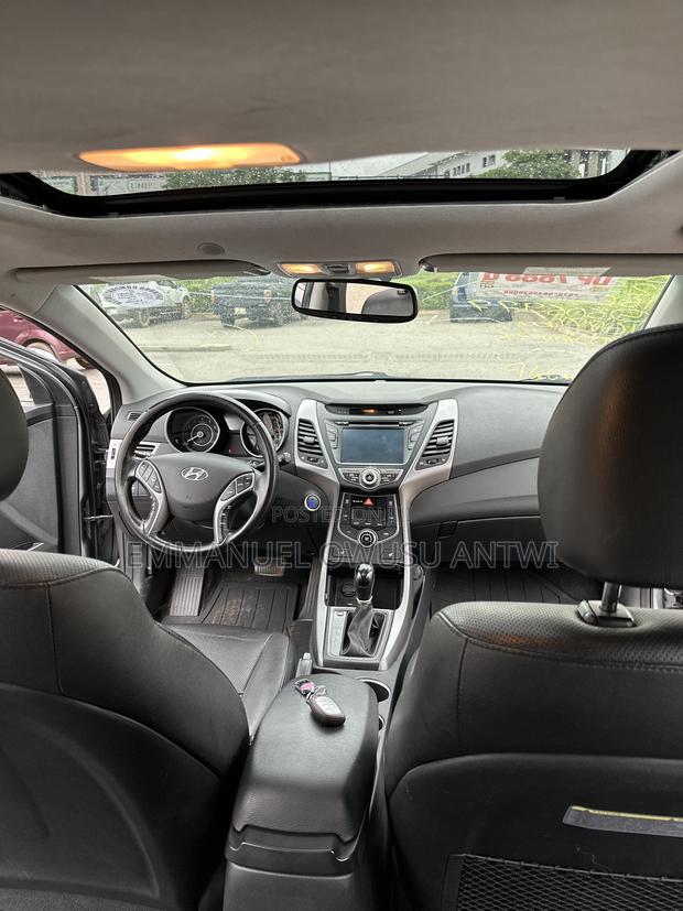 Hyundai Elantra Limited Sedan FWD (1.8L 4cyl 6A) 2016 Gray