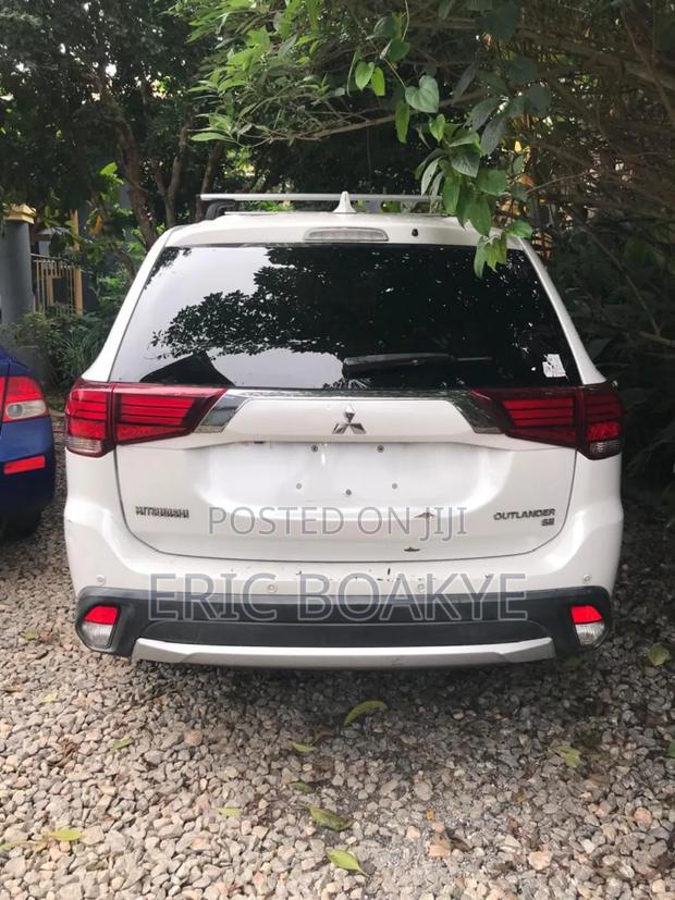 Mitsubishi Outlander SE AWC 2018 White
