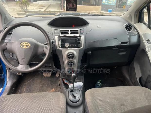 Toyota Vitz 2010 Blue