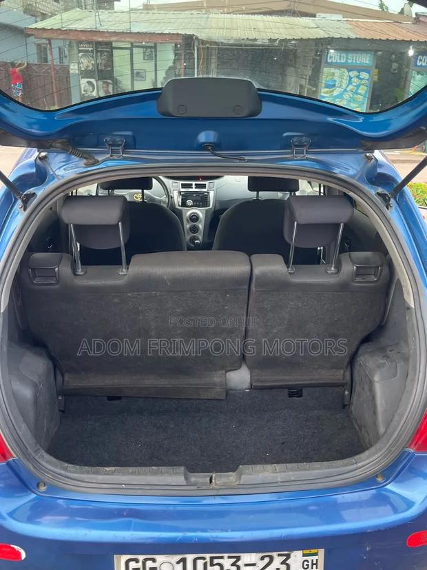 Toyota Vitz 2010 Blue