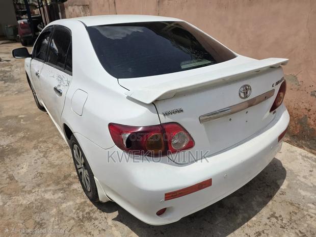 Toyota Corolla 2009 White