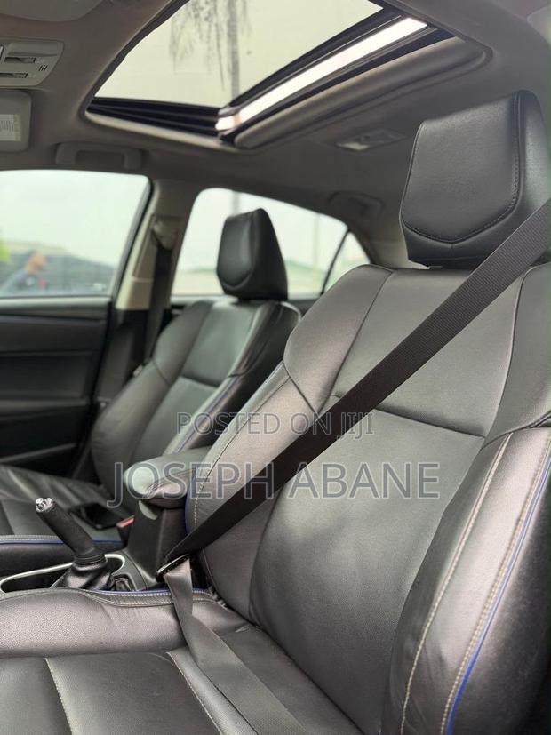 Toyota Corolla XSE (1.8L 4cyl 2A) 2019 Black