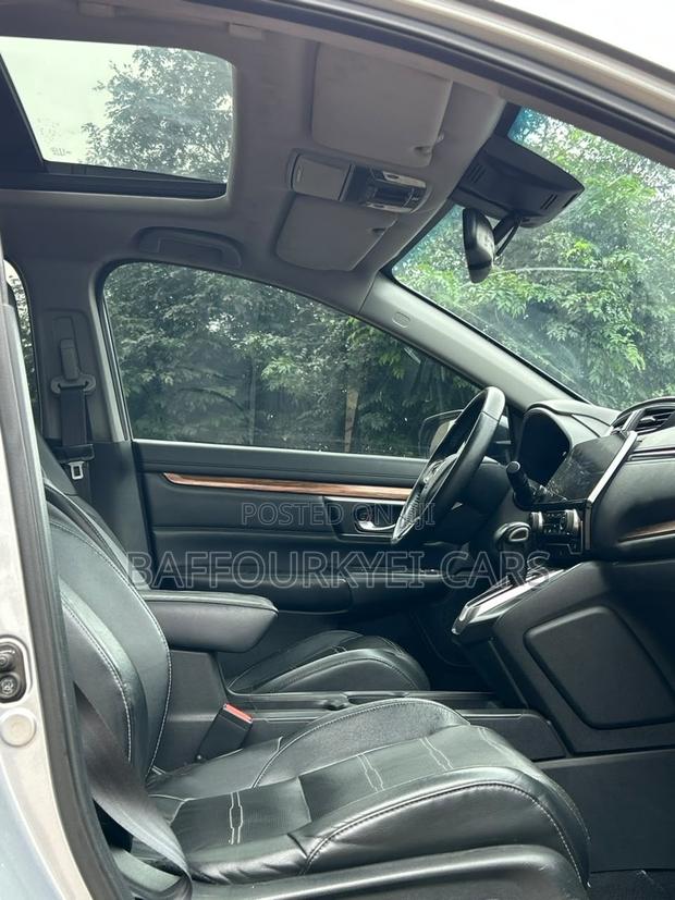 Honda CR-V Touring AWD 2018 Gray