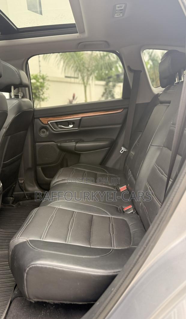 Honda CR-V Touring AWD 2018 Gray