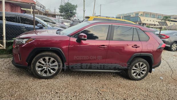 Toyota RAV4 2023 Red