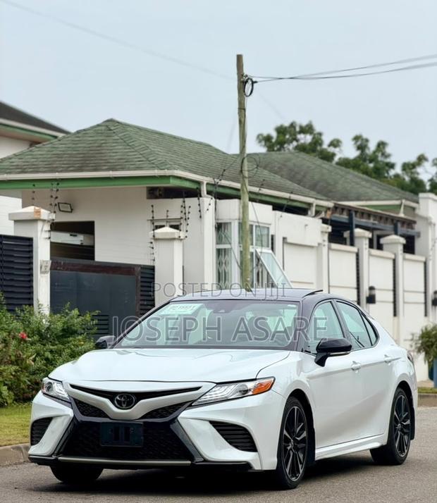 Toyota Camry XSE (2.5L 4cyl 8A) 2019 White