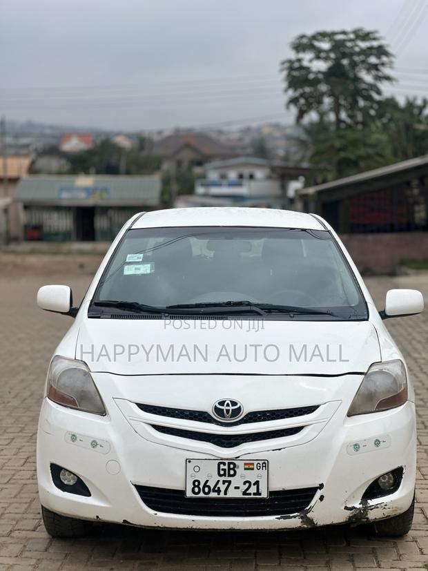 Toyota Yaris 2012 White