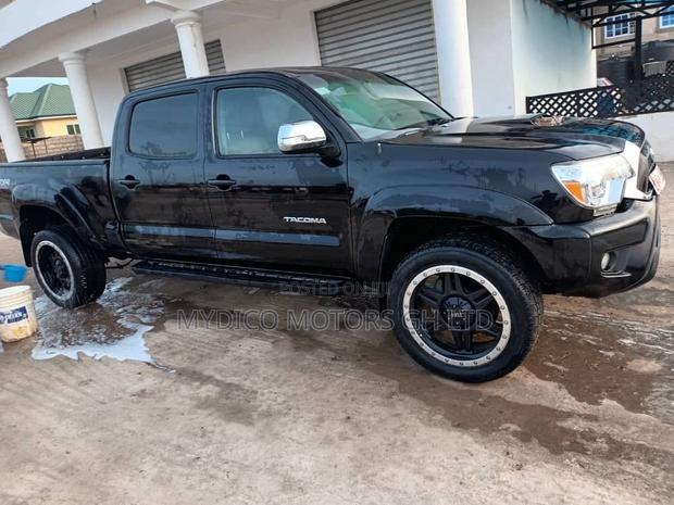 Toyota Tacoma 4dr Double Cab 2016 Black