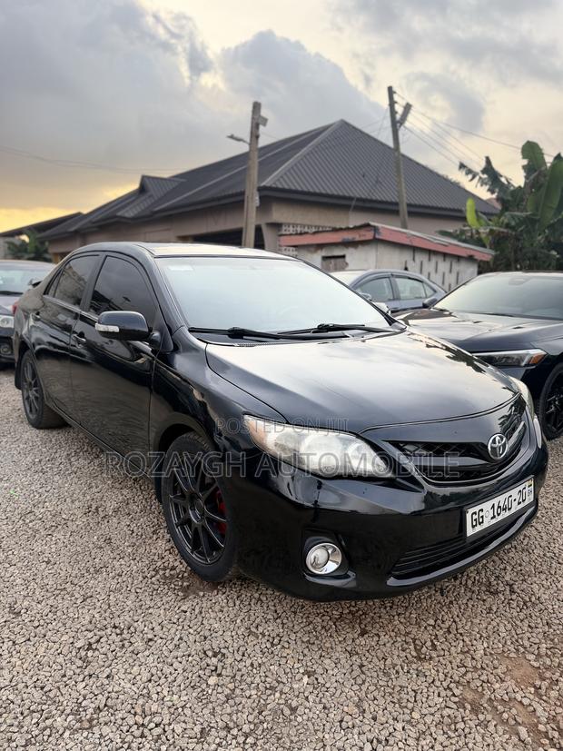Toyota Corolla 2011 Black