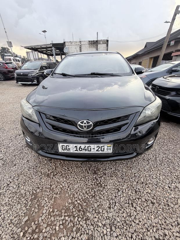 Toyota Corolla 2011 Black