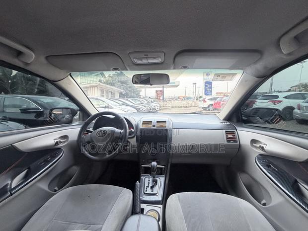 Toyota Corolla 2011 Black