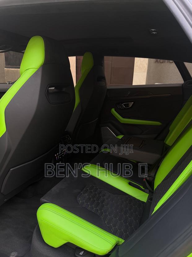 Lamborghini Urus 2021 Green