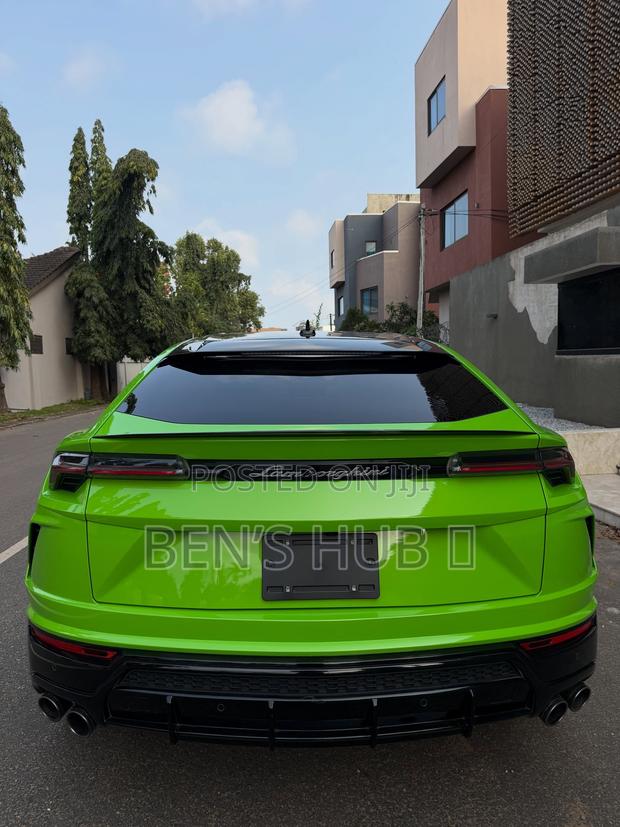 Lamborghini Urus 2021 Green