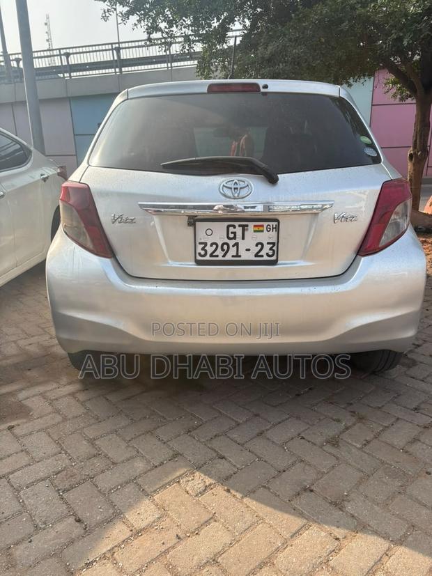 Toyota Vitz 1.3 AWD 5dr 2012 Silver