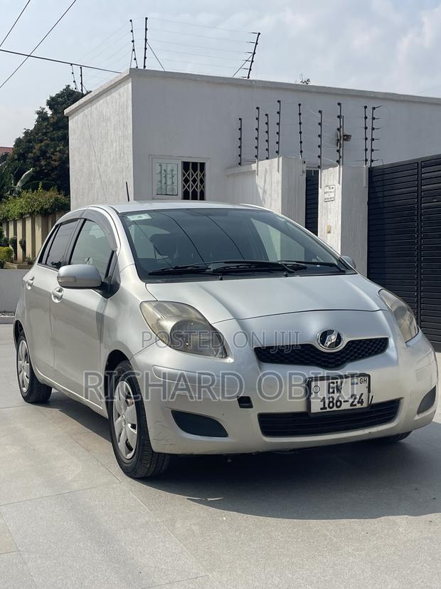 Toyota Vitz 1.3 AWD 5dr 2010 Silver