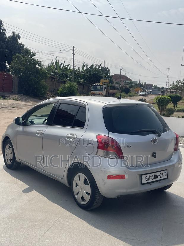 Toyota Vitz 1.3 AWD 5dr 2010 Silver