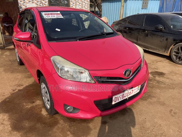 Toyota Vitz 1.3 AWD 5dr 2012 Red