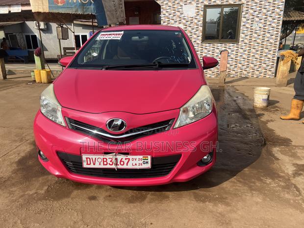 Toyota Vitz 1.3 AWD 5dr 2012 Red