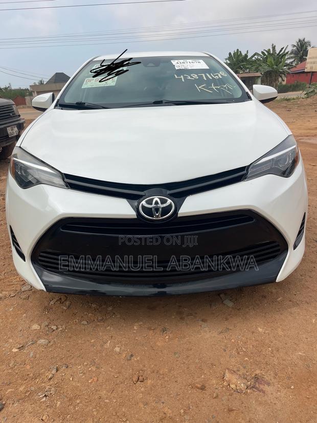 Toyota Corolla 2019 White