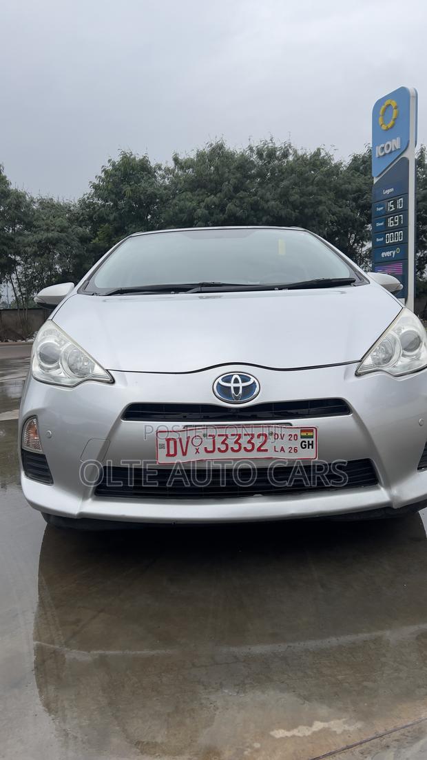 Toyota Aqua 2012 Silver