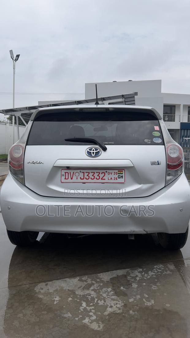 Toyota Aqua 2012 Silver