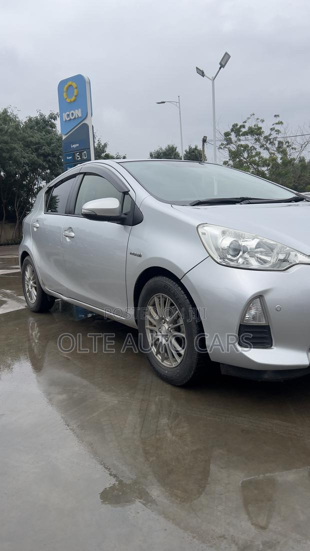 Toyota Aqua 2012 Silver
