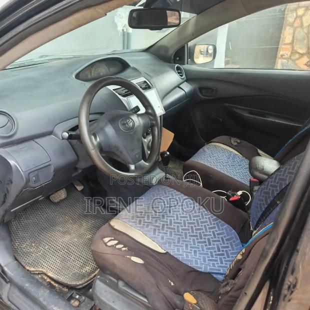 Toyota Yaris 2009 Black