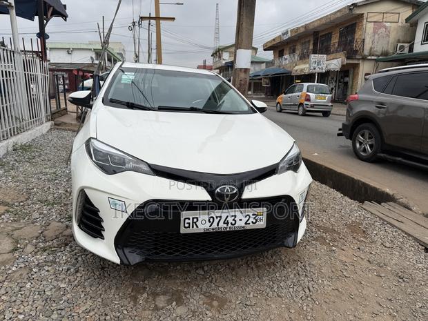 Toyota Corolla S 4dr Sedan (1.8L 4cyl CVT) 2014 White