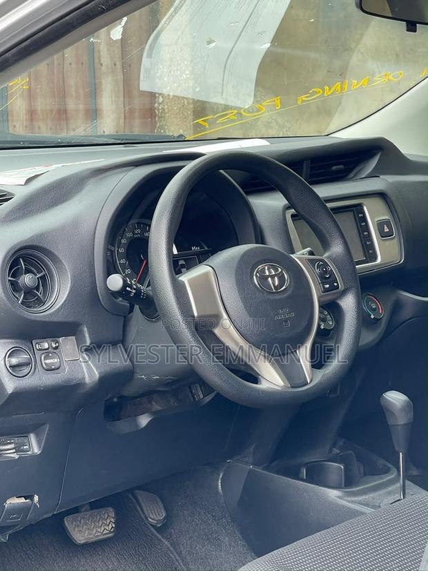 Toyota Vitz 2016 Gray