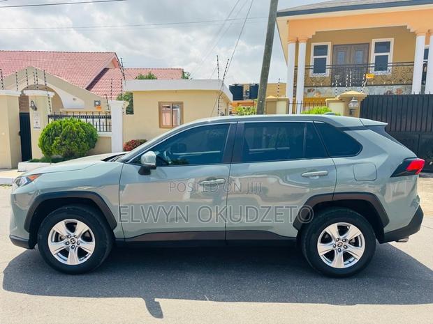Toyota RAV4 XLE 2021 Green