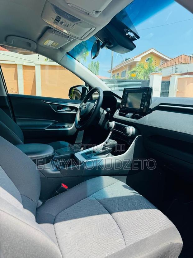 Toyota RAV4 XLE 2021 Green