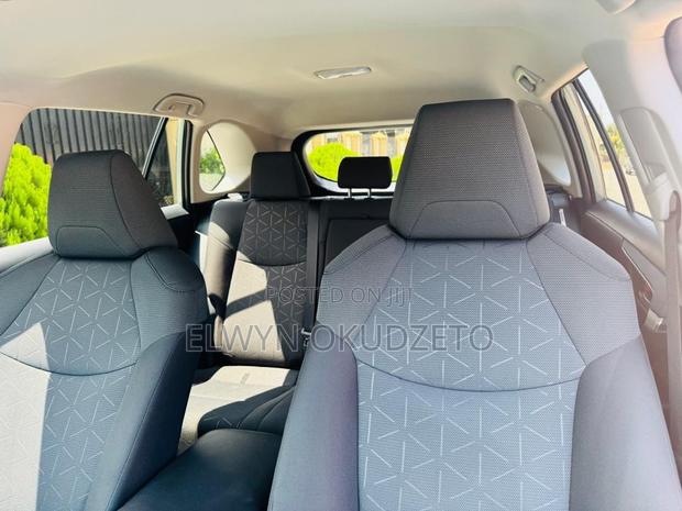Toyota RAV4 XLE 2021 Green