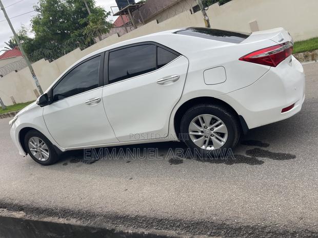 Toyota Corolla 2016 White