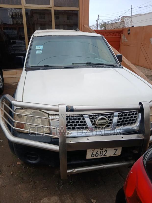 Nissan Hardbody 2008 White