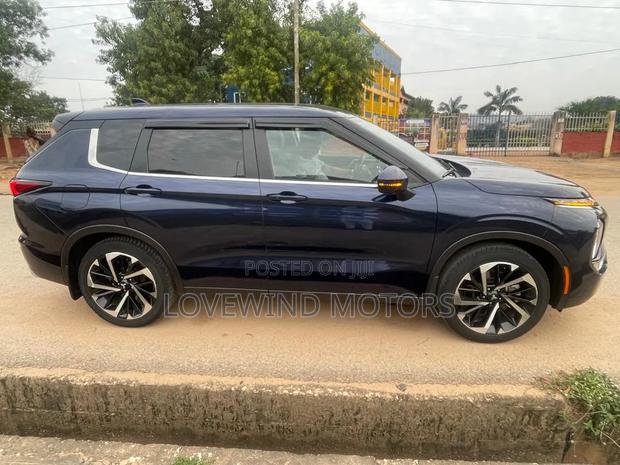 Mitsubishi Outlander 2024 Black