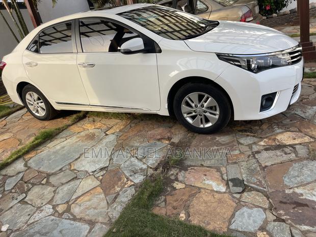 Toyota Corolla 2017 White
