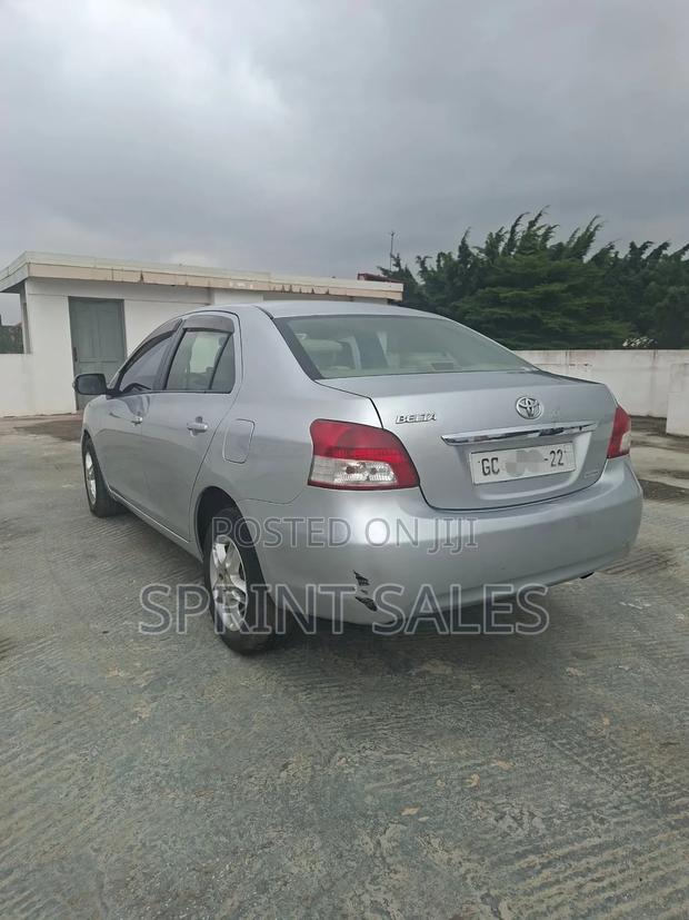 Toyota Belta 2009 Silver