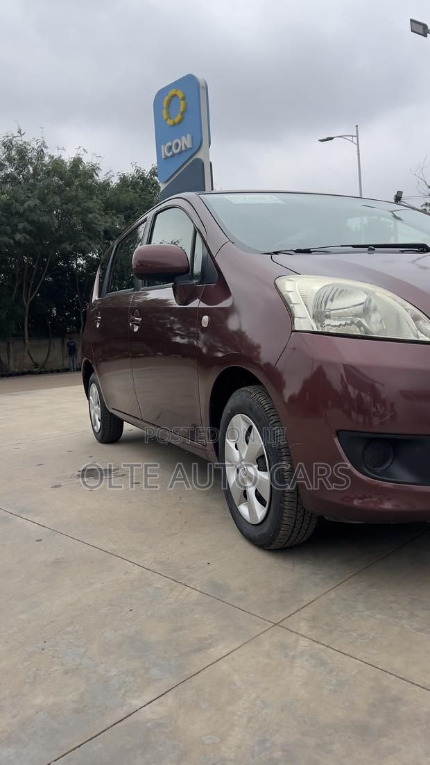 Toyota Passo Sette 1.5 FWD 2010 Brown