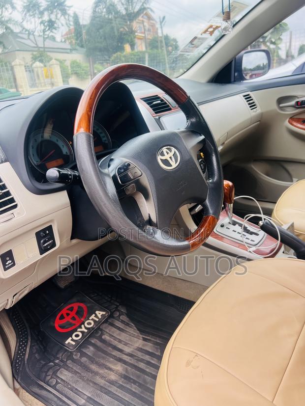 Toyota Corolla 2012 Burgundy
