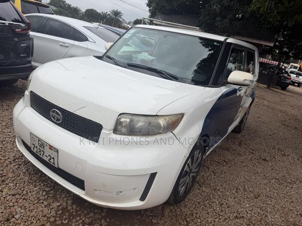Scion xB Base 2010 White