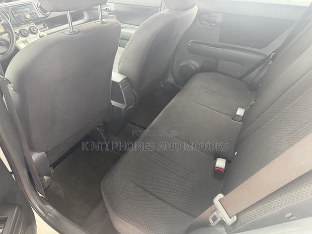 Scion xB Base 2010 White
