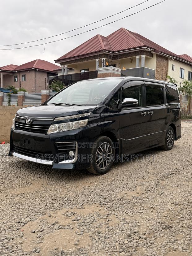 Toyota Voxy ZS Kirameki 2WD 8-Seater 2015