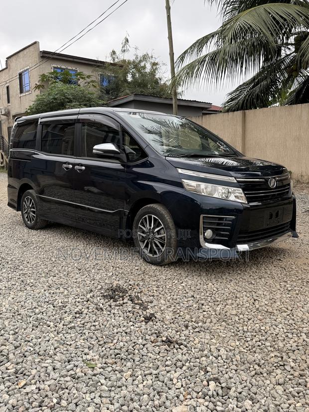 Toyota Voxy ZS Kirameki 2WD 8-Seater 2015