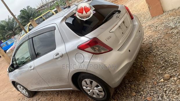 Toyota Vitz 2012 Silver